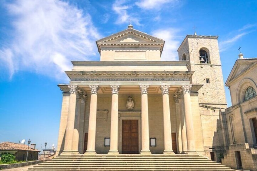San Marino Scavenger Hunt and Sights Self-Guided Tour