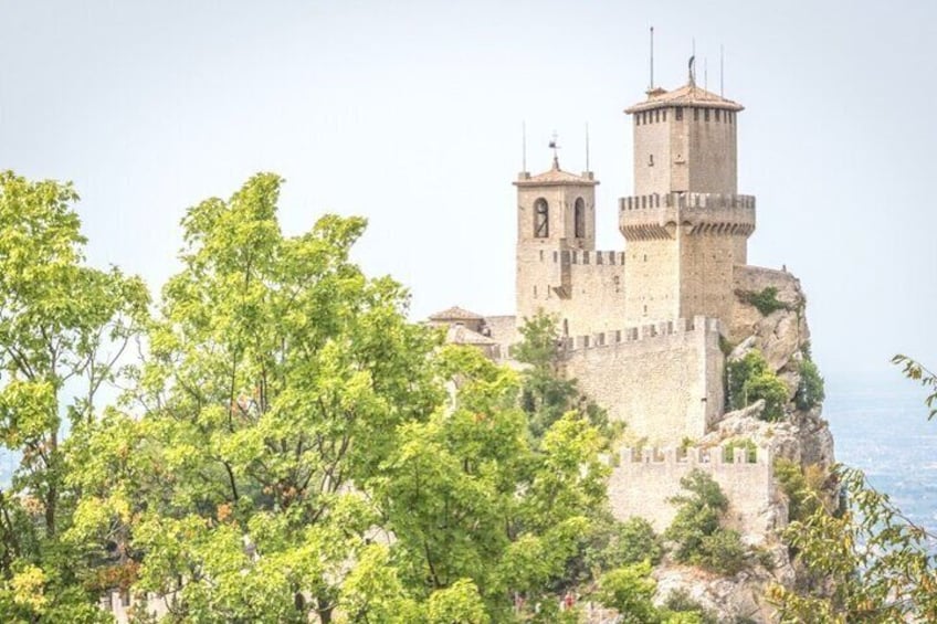 San Marino Scavenger Hunt and Sights Self-Guided Tour