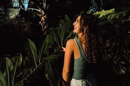 Photo Session in Chicago’s Urban Jungle Garden
