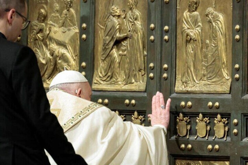 Holy Doors Tour for Disabled Travelers with Private Access