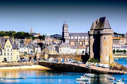 Saint Malo and Saint Servan in vintage sidecar with driver