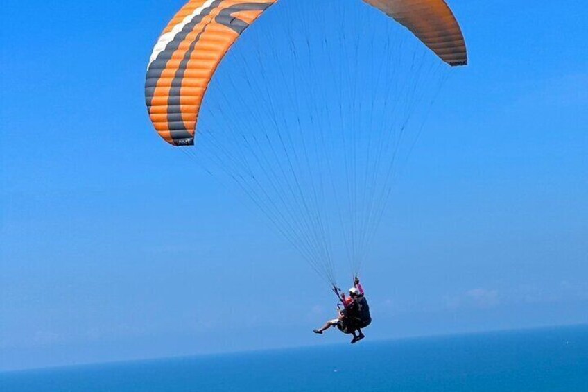 Skybound Tandem Paragliding Over Koh Larn Scenery in Pattaya 