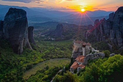 Private Day Trip to Meteora with Pick up