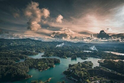 Guatape Private Tour El Peñol Boat Ride from Medellin 