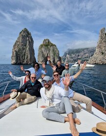 Capri: Exclusive Boat Tour of Hidden Gems with Swimming
