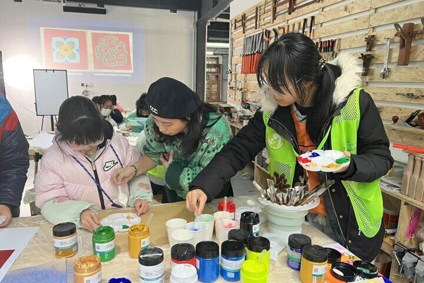 Traditional Chinese Decorative Painting Workshop