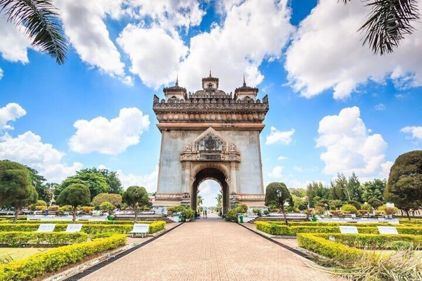 Vientiane City Day Tour and Buddha Park Visit with Lunch