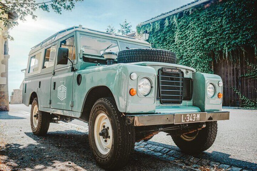 Private half day Burgundy Wine and Food Tour by vintage Defender