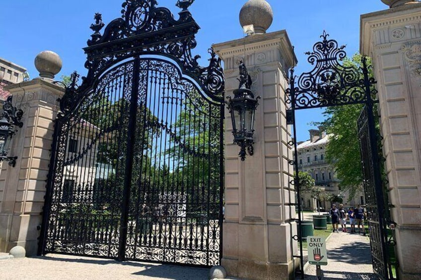 Self-Guided Audio Tour of Newport's Luxurious Gilded Age Mansions