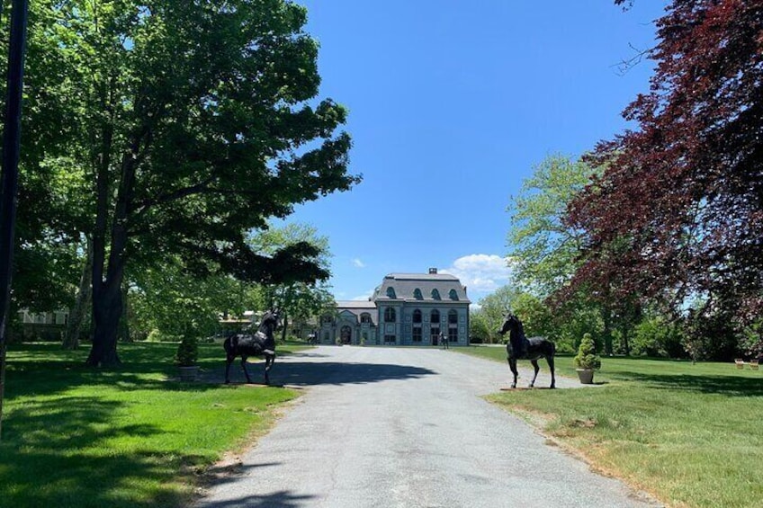 Self-Guided Audio Tour of Newport's Luxurious Gilded Age Mansions