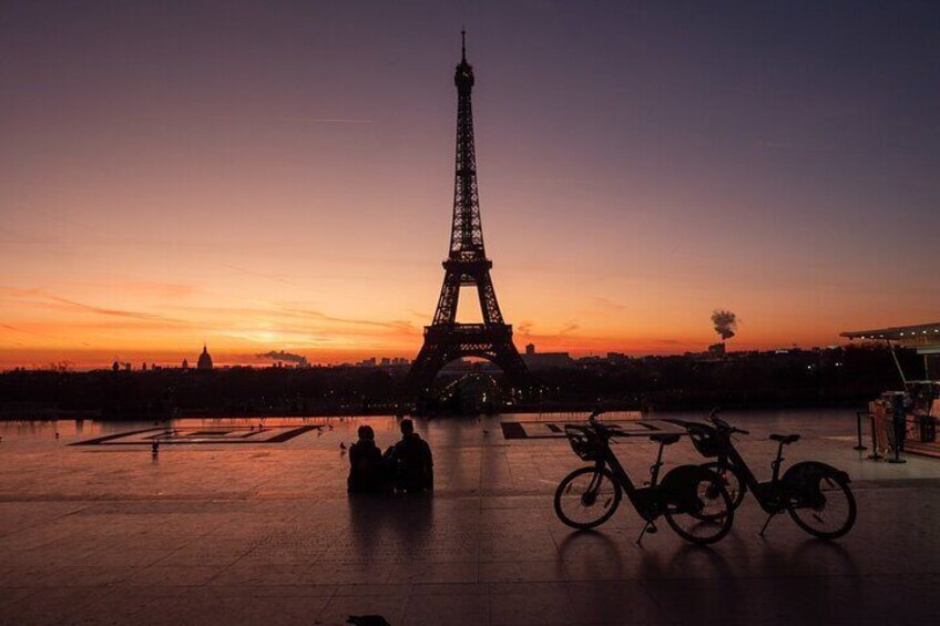 Paris Sunrise Biking Tour 