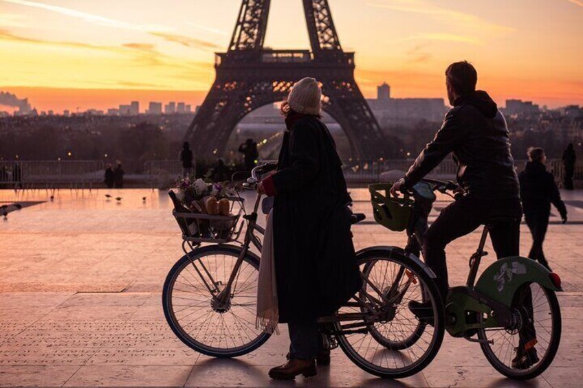 Paris Sunrise Biking Tour 