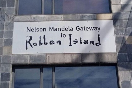 Cape Town Half Day Tour of Robben Island with Ferry Ticket