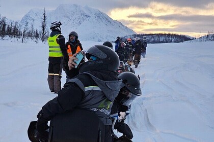 Driving Ski-Doo Snowmobile Adventure 5 Hours Photos included