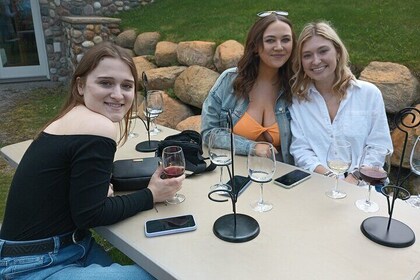 NON BUS Traverse City Singles Mingle Sunset Wijndistilleerderij Tour