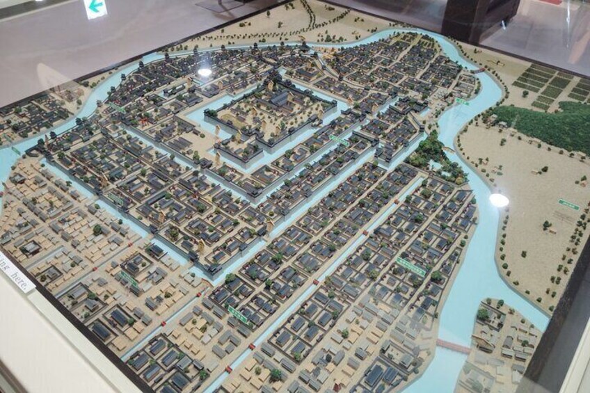 Hiroshima Castle 1h guide tour