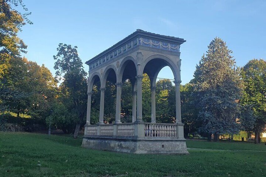 Walk and Picnic in the Hidden Parks of Florence