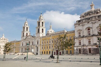 Authentic Portugal – Palaces and Sea DE Lisbon to Mafra & Queluz