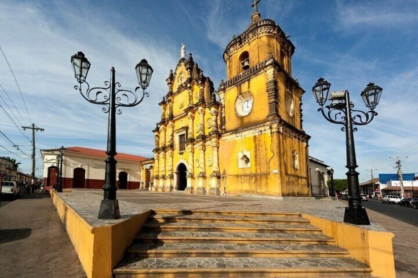 Leon Colonial City Tour