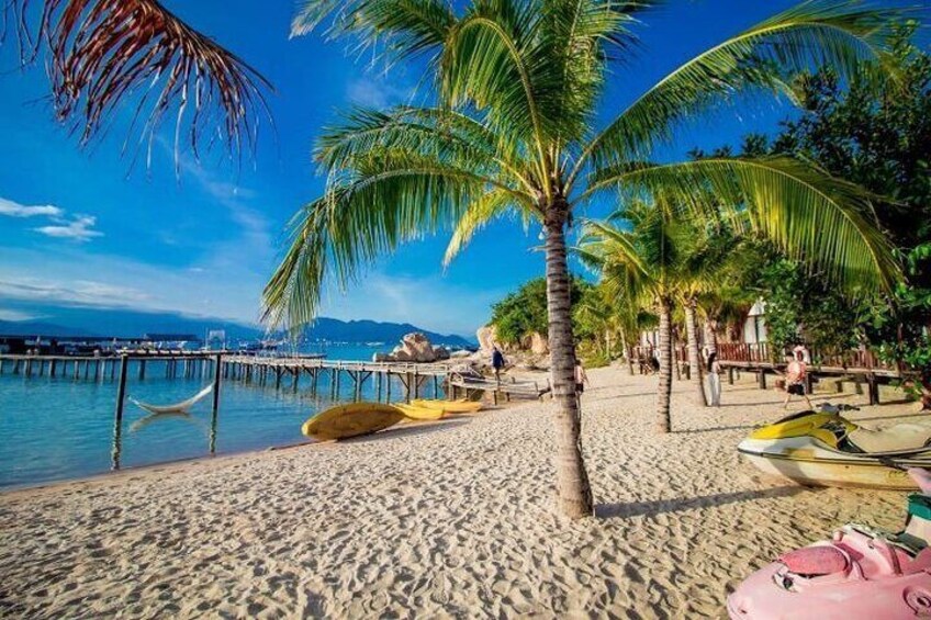 Snorkeling Adventure and Floating Bar Party in Nha Trang