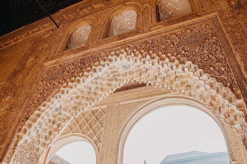 Alhambra Nasrid Palaces and Generalife with Audio Guide