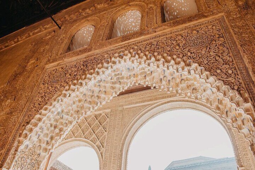 Alhambra Nasrid Palaces and Generalife with Audio Guide