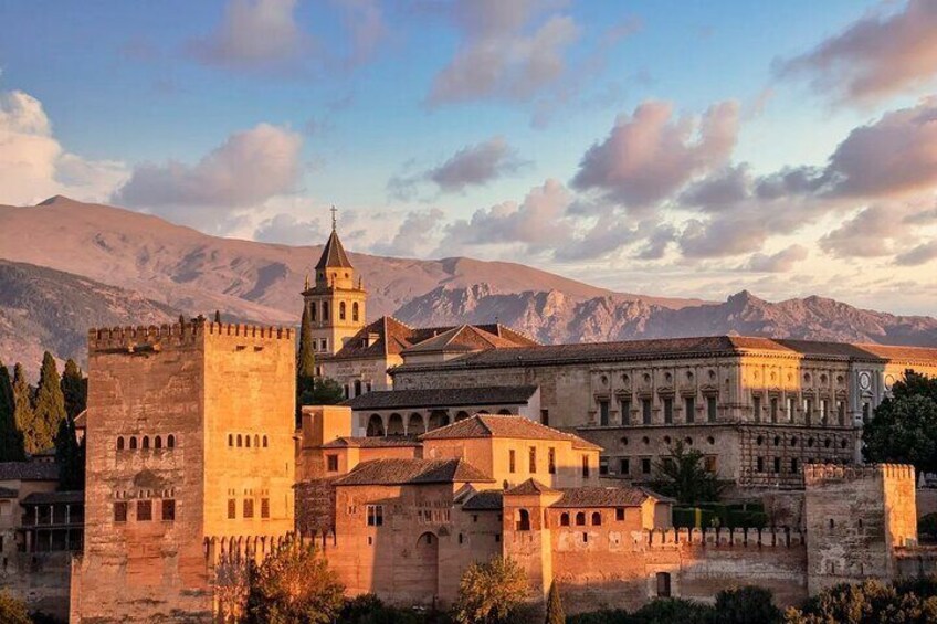 Alhambra Nasrid Palaces and Generalife with Audio Guide