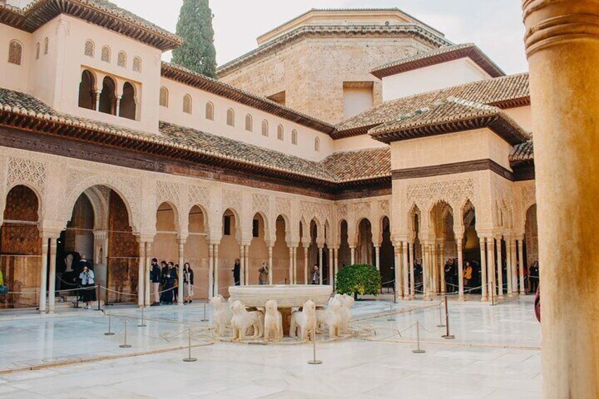 Alhambra Nasrid Palaces and Generalife with Audio Guide