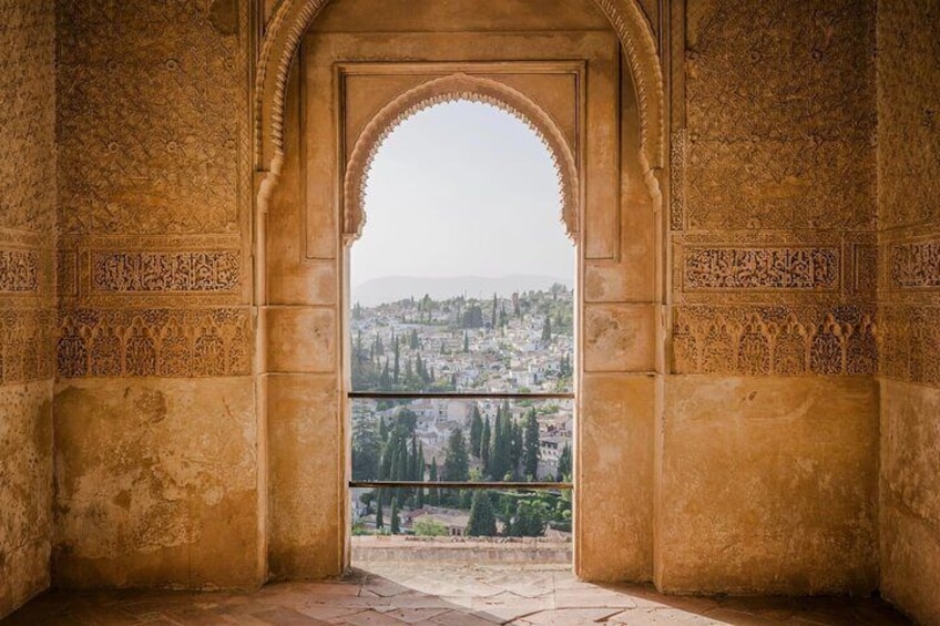 Alhambra Nasrid Palaces and Generalife with Audio Guide