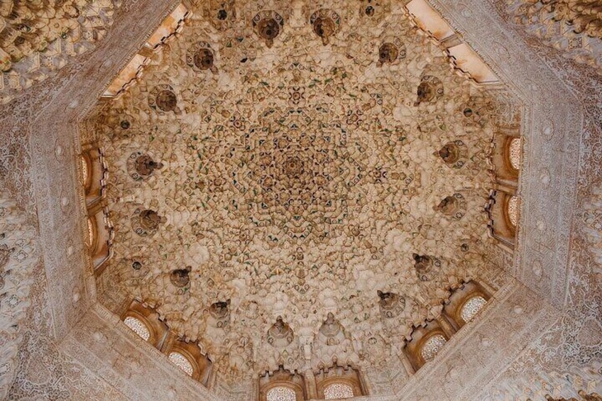Alhambra Nasrid Palaces and Generalife with Audio Guide