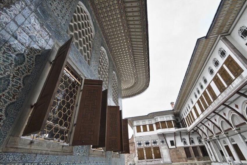 Topkapi Palace and Harem Skip the Line Entry Ticket & Audio Guide