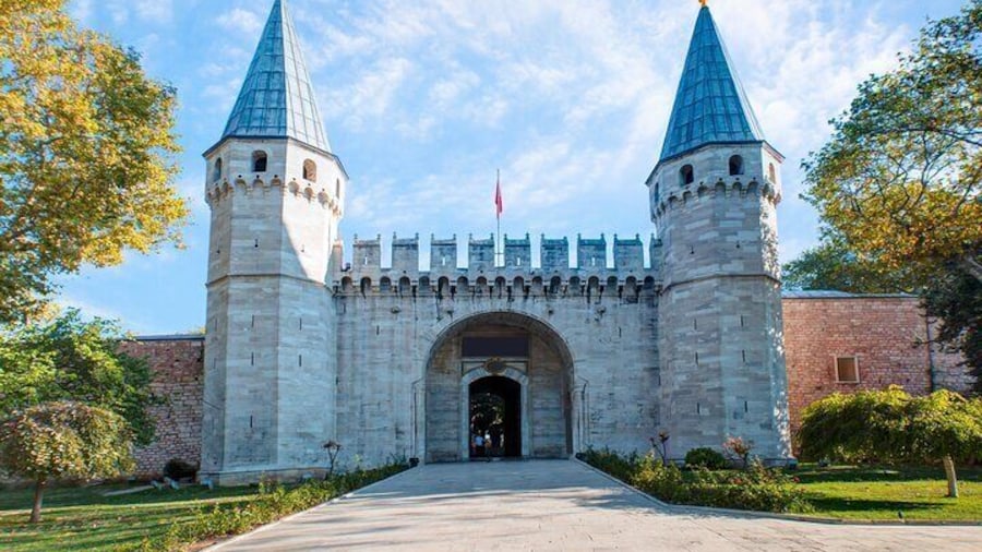 Topkapi Palace and Harem Skip the Line Entry Ticket & Audio Guide