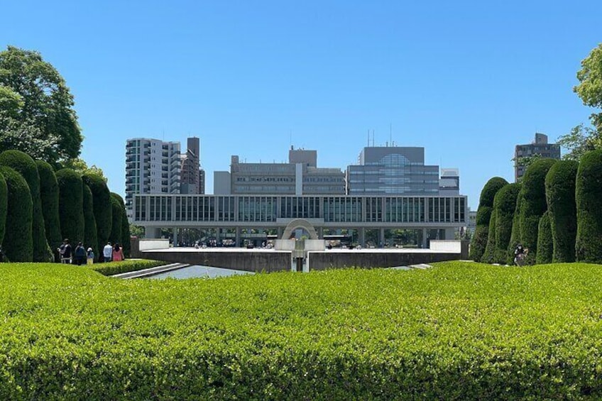 Hiroshima Peace Memorial and Highlights Private Tour with a Local