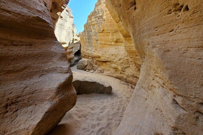 Sand Surfing Guided Experience and Visit of The Canyon