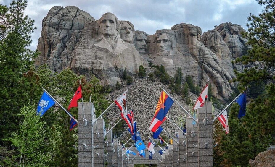 From Rapid City: Mt. Rushmore and Crazy Horse Tour