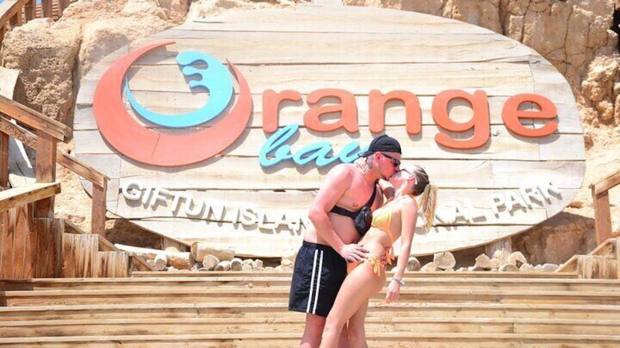 VIP Orange Bay by Boat with Lunch