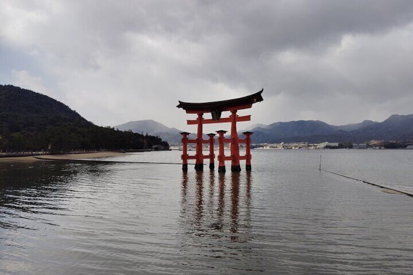 Itsukushima Shrine and Miyajima Summit 5hour Tour in Miyajima