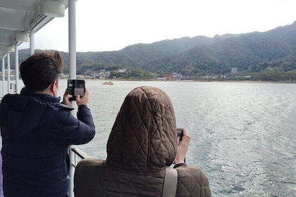 Itsukushima Shrine and Miyajima Summit 5hour Tour in Miyajima