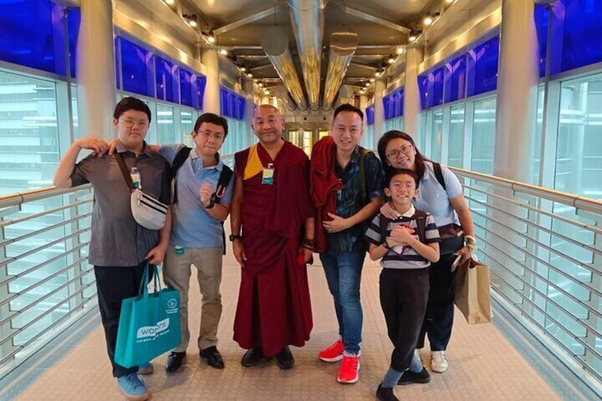 Petronas Twin Towers Special Entrance & Dining With Expert Guide