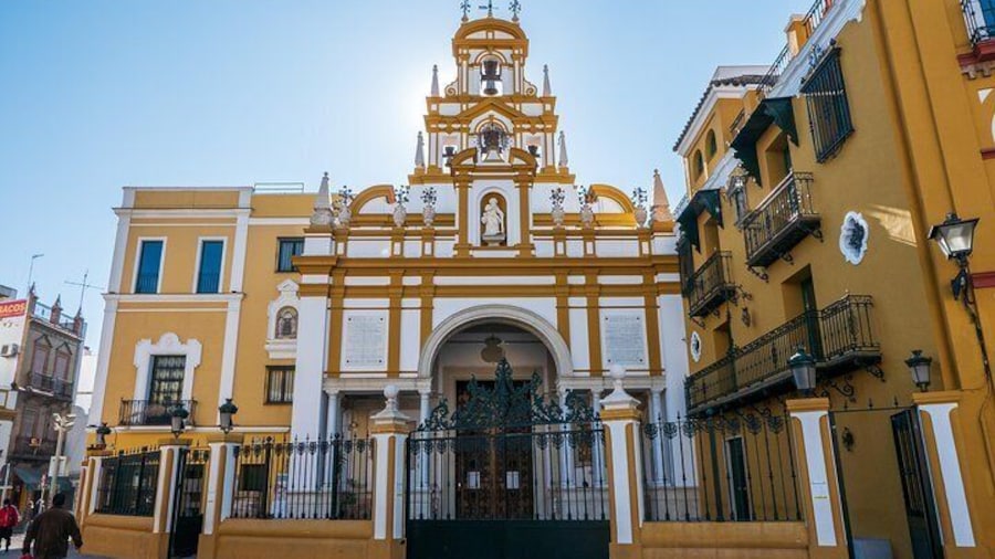 Private tour Seville Macarena neighborhood