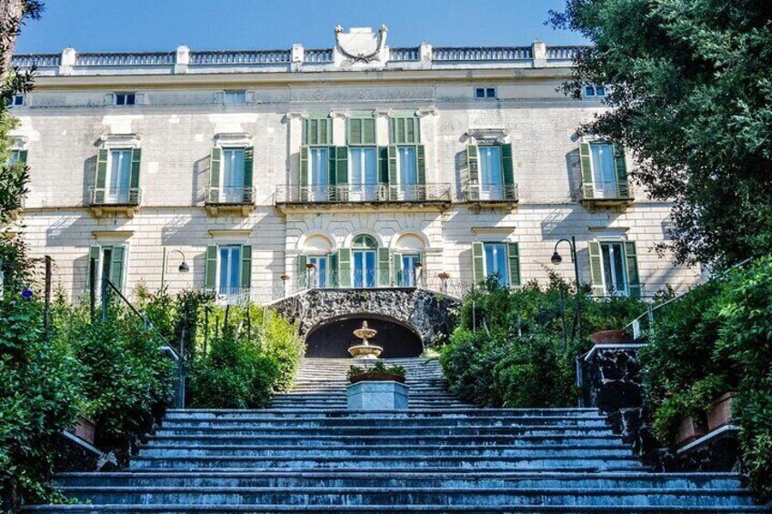 Naples Tour in Vomero and Chiaia with Funicular Railway