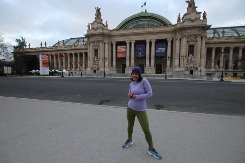 Sunrise Running Tour Paris Without Crowds