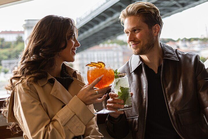 Cocktail Cruise Downtown Budapest 