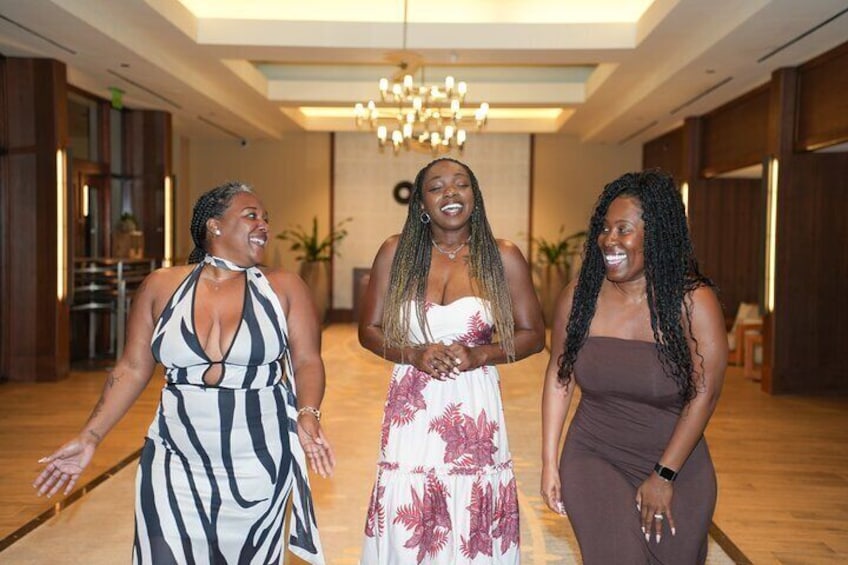 Feel Like a Star: Nighttime Paparazzi Flash Photoshoot