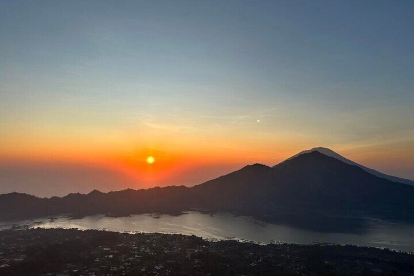 Mount Batur Sunrise Trekking and Hotspring