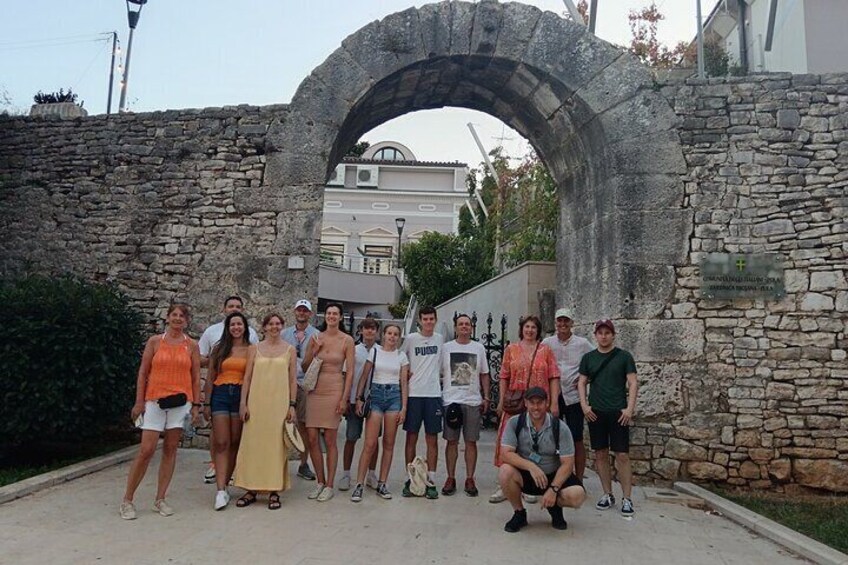 Explore Pula with a History Teacher