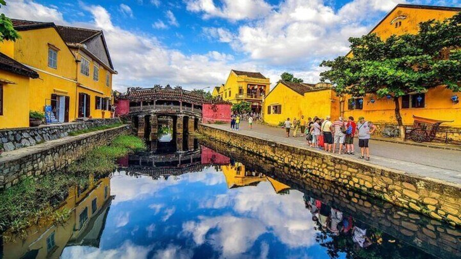 Hoi An Half Day City Tour and Lantern Release Experience