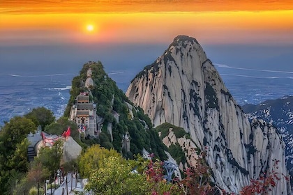 Huashan Day Tour with English Driver