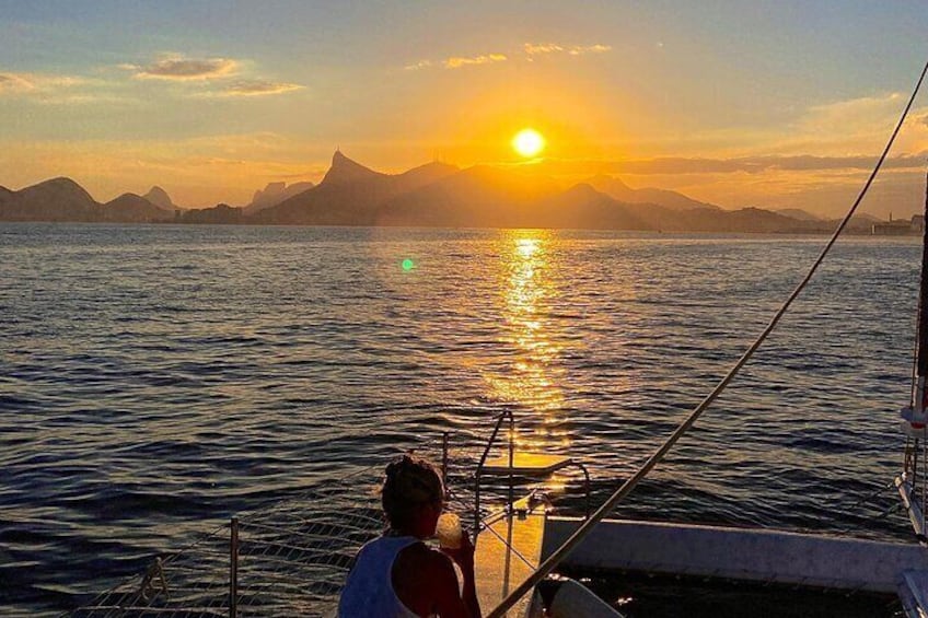 Private tour with sunset in Catamaran - Velas do Rio