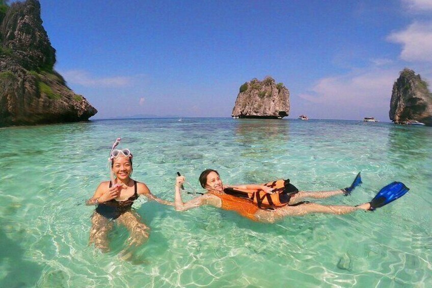 Ko Lanta's Unique 4-Island Long-Tail Snorkeling Tour w/ Lunch